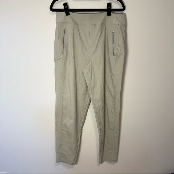 Athleta Pants - Athleta Beigh/Abalone Trekkie North Joggers Size 14